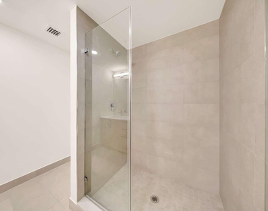 4301 Nw 7th Street - Photo Thumbnail 5