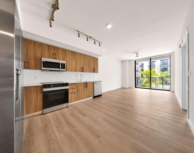 4301 Nw 7th Street - Photo Thumbnail 13