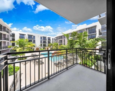 4301 Nw 7th Street - Photo Thumbnail 3