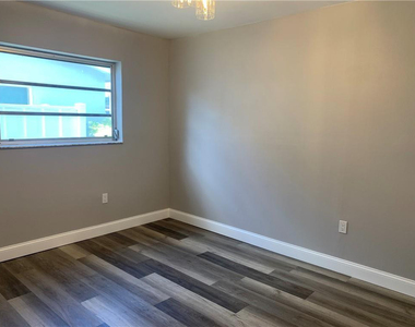 2850 Nw 105th Lane - Photo Thumbnail 8
