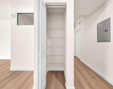 4301 Nw 7th Street - Photo Thumbnail 4