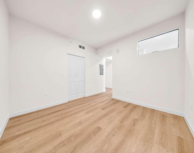 4301 Nw 7th Street - Photo Thumbnail 17