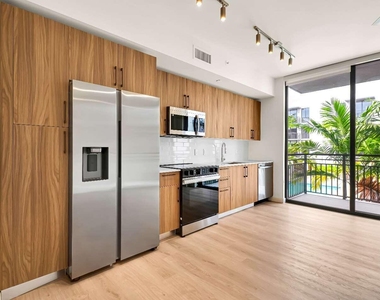 4301 Nw 7th Street - Photo Thumbnail 13