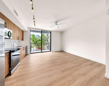 4301 Nw 7th Street - Photo Thumbnail 11