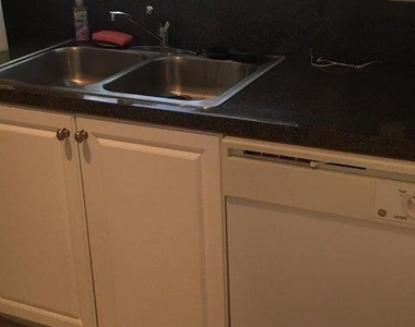 11415 Nw 34th Place - Photo Thumbnail 2