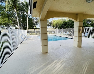 11415 Nw 34th Place - Photo Thumbnail 13