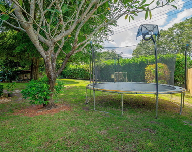 1551 Wyndcliff Drive - Photo Thumbnail 36