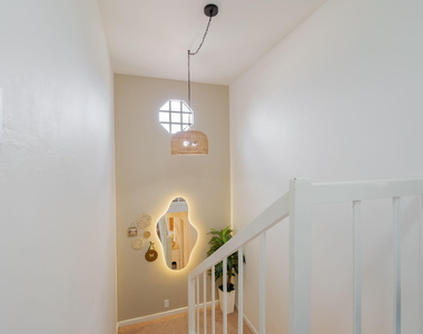 1551 Wyndcliff Drive - Photo Thumbnail 11