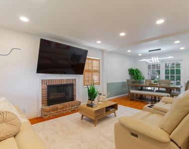 1551 Wyndcliff Drive - Photo Thumbnail 6
