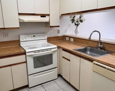 9887 Nob Hill Court - Photo Thumbnail 10