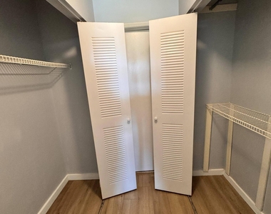 9887 Nob Hill Court - Photo Thumbnail 14