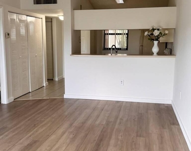 9887 Nob Hill Court - Photo Thumbnail 7