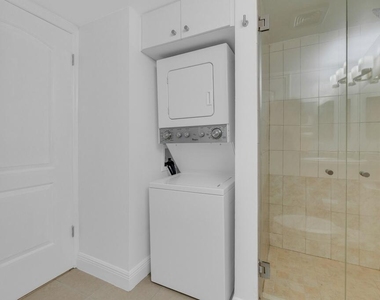 2100 Brickell Avenue - Photo Thumbnail 13