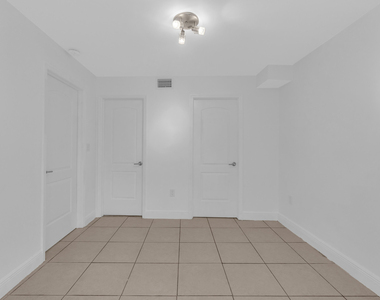 2100 Brickell Avenue - Photo Thumbnail 10