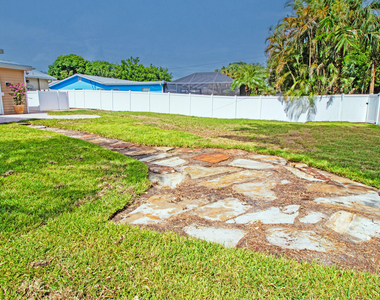 8804 Se Jardin Street - Photo Thumbnail 14