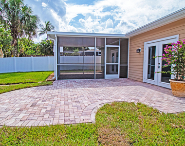 8804 Se Jardin Street - Photo Thumbnail 10