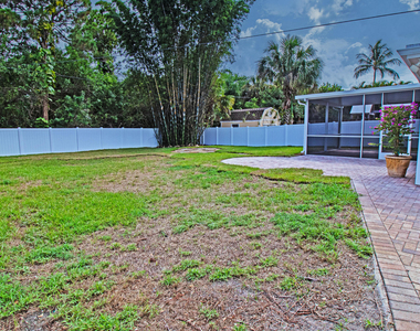 8804 Se Jardin Street - Photo Thumbnail 8