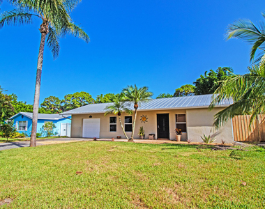 8804 Se Jardin Street - Photo Thumbnail 3