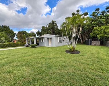17961 Nw 5th Avenue - Photo Thumbnail 1