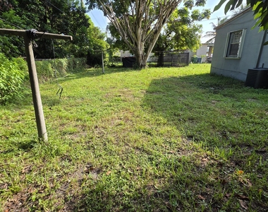 17961 Nw 5th Avenue - Photo Thumbnail 8