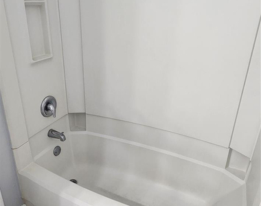 2501 Riverside Drive - Photo Thumbnail 10