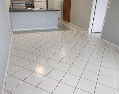 2501 Riverside Drive - Photo Thumbnail 3