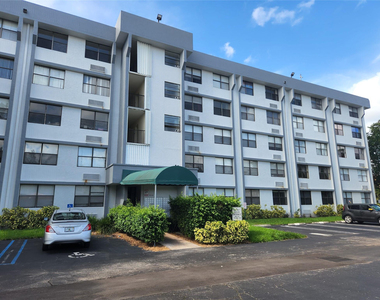 2501 Riverside Drive - Photo Thumbnail 14