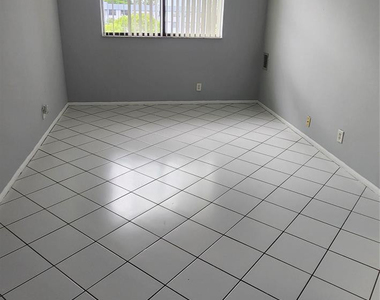 2501 Riverside Drive - Photo Thumbnail 5