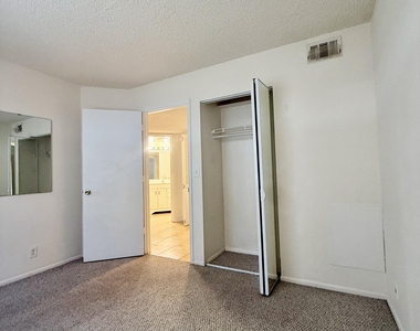 1500 Se Royal Green Circle - Photo Thumbnail 14