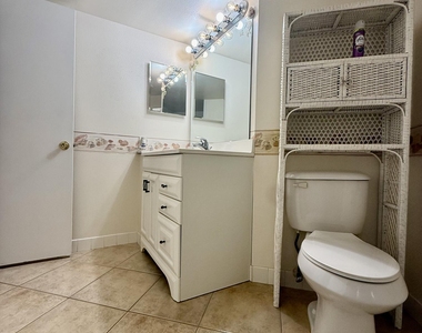 1500 Se Royal Green Circle - Photo Thumbnail 10