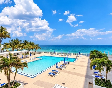 2751 S Ocean Drive - Photo Thumbnail 12