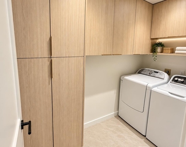 2701 Sw 58th Manor - Photo Thumbnail 4
