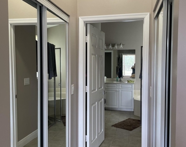 9514 Lago Drive - Photo Thumbnail 17