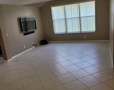 9514 Lago Drive - Photo Thumbnail 19