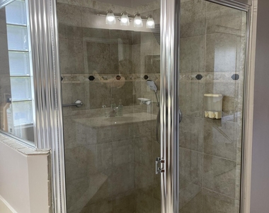 9514 Lago Drive - Photo Thumbnail 16
