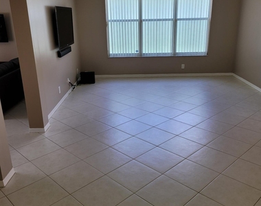 9514 Lago Drive - Photo Thumbnail 20