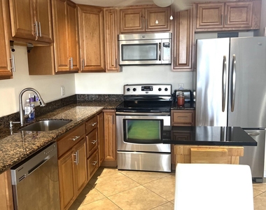 500 Executive Center Drive - Photo Thumbnail 2