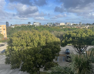 500 Executive Center Drive - Photo Thumbnail 15