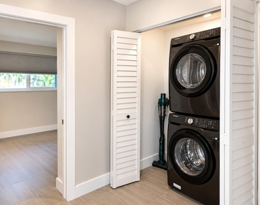 1343 W Ocean Avenue - Photo Thumbnail 9