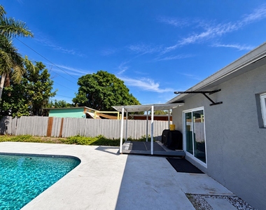 1343 W Ocean Avenue - Photo Thumbnail 14