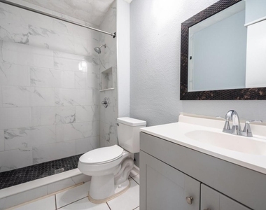 4430 Windsor Drive - Photo Thumbnail 19
