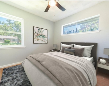 4430 Windsor Drive - Photo Thumbnail 16