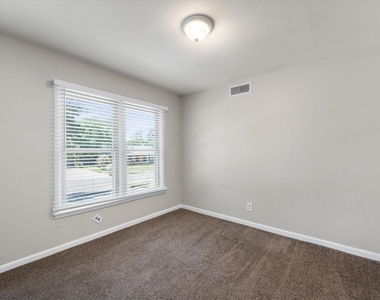 2716 Scruggs Park Drive - Photo Thumbnail 8