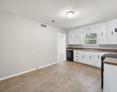 2716 Scruggs Park Drive - Photo Thumbnail 11