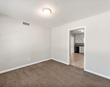 2716 Scruggs Park Drive - Photo Thumbnail 7