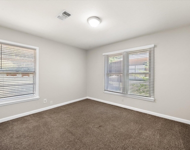 2716 Scruggs Park Drive - Photo Thumbnail 29
