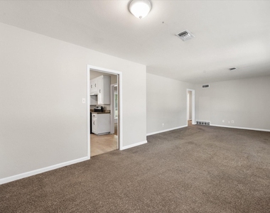 2716 Scruggs Park Drive - Photo Thumbnail 10