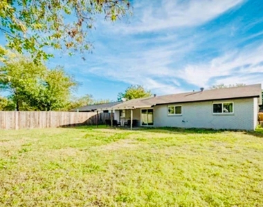 3702 Lindsey Court - Photo Thumbnail 15