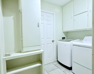 3702 Lindsey Court - Photo Thumbnail 7