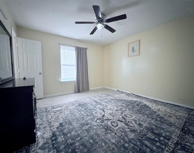 3702 Lindsey Court - Photo Thumbnail 10